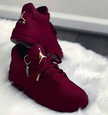 Is an american multinational corporation that is engaged in the design, development, manufacturing, and worldwide marketing and s. Pin De Rubail En House Of Shoes Zapatos Deportivos De Moda Zapatos Deportivos Mujer Zapatos Nike Hombre