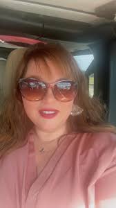 Melissa Rauch in exercise mode! 🥀🐥