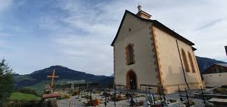 Reštaurácia má kapacitu 40 osôb, radi pohostíme aj vaše rodinné a firemné akcie. Pfarrkirche Sontga Maria Madlagna Kirche Outdooractive Com