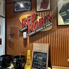 RED ROBIN GOURMET BURGERS AND BREWS