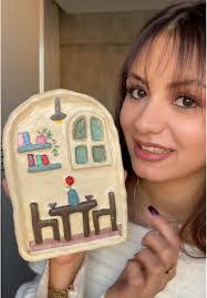 Kelly Wessling's Instagram, Twitter & Facebook