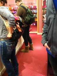 Girls wearing leggings and uggs. How Do Women Feel About Men Wearing Leggings In Public Girlsaskguys