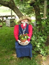 Garden Lady Or Lady Scarecrow Scarecrows For Garden Scarecrow Garden Whimsy