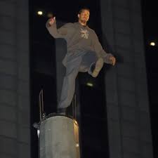 David blaine was born on april 4, 1973, to a single mother in brooklyn, new york. Top David Blaine Stunts Will Terrify Mere Mortals Esquire Middle East