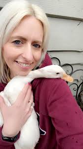 Hi, I've noticed in the last 2 days, 2 of my ducks seem to lean forward  onto the crop and like roll