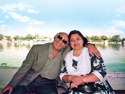 To better address and assist our players, free fire servers have their own local customer service teams. I Was Told Yash Chopra And Mumtaz Were Just Friends That Wasn T The Truth Rediff Com Movies