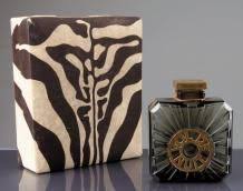 Vente Aux Encheres Flacons A Parfum Expert J M Martin Hattemberg Lombrail Teucquam Maison De Ventes Perfume Packaging Design Graphique Decor