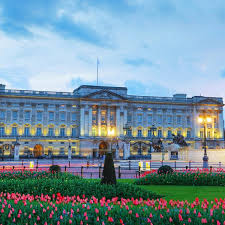 Inilah daftar harga dan gambaran kemewahan rumah termahal di dunia, kebalikan dengan konsep rumah minimalis, rumah idaman ini memiliki bagaimanakah gambaran desain rumah mewah milik para miliarder dunia? Inilah 6 Rumah Termewah Dan Termegah Di Dunia