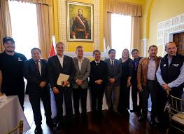 Example sentences from the web for alcalde. Alcalde Munoz En Reunion Con Alcaldes De Mancomunidad Lima Centro