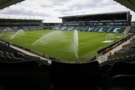 QPR Shocker! 16-Year-Olds Set to Star in Carabao Cup Clash! - Imagen principal del artículo