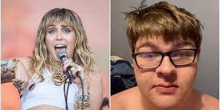 The singer shared a series of photos on instagram of himself and miley, 28, at a recording studio in los angeles. Miley Cyrus Hits Back At Dating Reports By Kissing King Moxu Paper