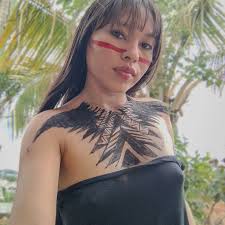 Veronica Marques's Instagram, Twitter & Facebook