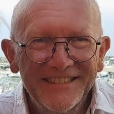 ❤️Captain Suzy Garrett and her first-officer daughter, Donna, are the first  mother-daughter pair in history to pilot a commercial Skywest Airlines  flight together. Suzy was one of the first dozen…