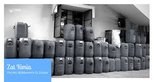 Bahan mudah terbakar adalah bahan yang mudah bereaksi dengan oksigen dan menimbulkan kebakaran. Center For Risk Management Sustainability Chlorine Trifluoride Adalah Zat Kimia Paling Mudah Terbakar Yang Pernah Ada Di Dunia Zat Ini Mendidih Saat Terkena Udara Meledak Saat Terkena Air Dan Mematikan