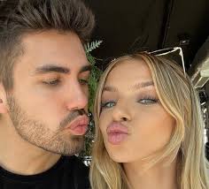 Radosna nowina u Moniki i Chrisa z "Hotelu". Dopiero co urodziło im się  drugie dziecko. Fanka: "Wiedziałam"