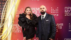 3,3 млн подписчиков, 215 подписок, 25,9 тыс. Gala Uzhin Premii Muz Tv 20 21 Nachalo Sveta Asti Vyshla V Svet S Muzhem