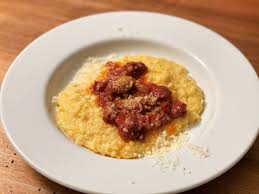 Quando le verdure sono colorite, toglietele e aggiungete le salsicce e le spuntature di maiale. Polenta Con Sugo Di Salsiccia Familienblog Die Angelones
