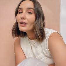 Jasmine Dow's Instagram, Twitter & Facebook