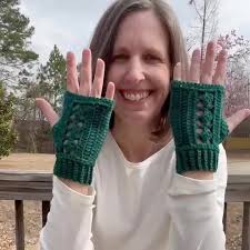 Guanti Diamond Vines, motivo all'uncinetto, istruzioni per i guanti senza  dita
