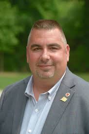 Longtime Bethel resident runs for first selectman