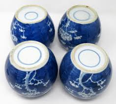 Large and mediuim ginger jars for sale white leaf style or monochrome new boxed. Collection Chinese Porcelain Ginger Jars Prunus Blossoms Cracked Ice Pattern 19thct 578444 Sellingantiques Co Uk