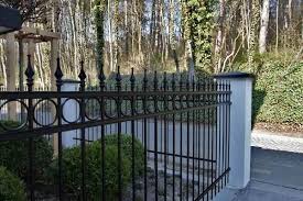 Neuinterpretation Einer Historischen Zaunanlage In 2020 Zaun Neue Wege Anlage