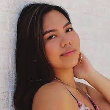 Top caliber stars renew commitment to ABS-CBN in Kapamilya Strong 2022  contract signing event