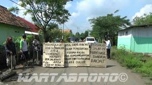 Tiket masuk bee jay bakau resort probolinggo gerbang utama rp 3.000, lalu masuk area. Museum Probolinggo Diserbu Pengunjung Wartabromo