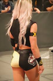 Candice LeRaes ass : rWrestleFap