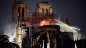 Ce a alimentat întregul incendiu știrea inițială: Arde Notre Dame Un Incendio Devora El Corazon De Paris Rtve