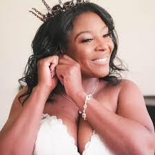 Pam from “Cosby Show” looking good at 54 years old 👏🏽