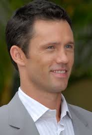 Tapeworthy: Crushworthy