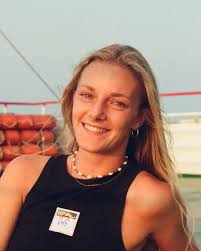 What rooms are available for rent in Sunshine Coast, specifically around  Peregian Springs, for $250-$300 per week?