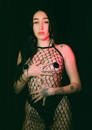 Noah Cyrus nude photos 2025