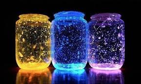 These Diy Glow Galaxy Jars Are One Of The Prettiest Ways To Decorate Our Rooms With An Enchanted Glance Want To Make The Co Glow Stick Jars Glow Jars Diy Glow