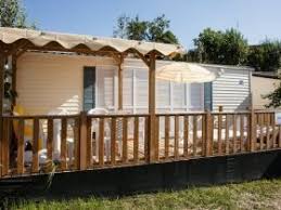 Nel cucinino si trovano un piano cottura, frigorifero. Sun Roller Case Mobili Usate Case Mobili Vacanza