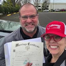 Amanda Klimczak's Instagram, Twitter & Facebook