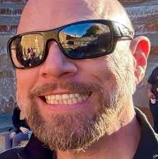 What are some local rock clubs to see some live music???