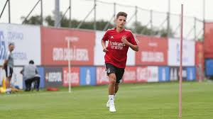 Tiago filipe oliveira dantas (born 24 december 2000) is a portuguese professional footballer who plays as a midfielder for german side bayern munich ii on loan from benfica. Oficial Tiago Dantas Troca O Benfica Pelo Bayern Munique I Liga Sapo Desporto