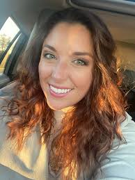 Guys look, oh new emojis 😹🤣!! 🗿