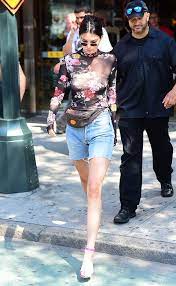 When autocomplete results are available use up and down arrows to review and enter to select. Kylie And Kendall Style Kendall Jenner S Best Outfits