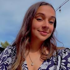 Elsa Huffman's Instagram, Twitter & Facebook