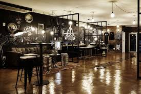 Moving into your very first apartment is big. Pin By é™³é¡¯é…© On Abstract Silver Backyard Tattoo Studio Interior Tattoo Shop Tattoo Shop Interior
