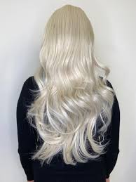 Scopriamo insieme le differenze e a chi stanno bene. Biondo Chiarissimo Platino Loretta Marco Pisani Hair Extension Solo Capelli Europei 100 Naturali Selezionati