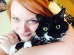 We sadly had to say goodbye to our old man Mr Bwbs last week, he was 21,  and such a loyal loving furbaby, always demanding attention, head  scritchels were his favourite, he's