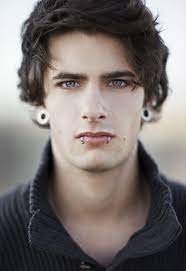 Log In Piercing Visage Piercing Homme Photographie Portrait Inspiration
