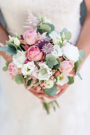 Aktuell sind keine kinotickets in diesem ort verfügbar. Vintage Hochzeit Auf Schloss Assumstadt Hochzeitsblog The Little Wedding Corner Vintage Hochzeit Brautstrauss Vintage Brautstrauss Pastell