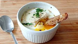 L œuf Cocotte Un Plat Au Gout D Enfance Oeufs Cocotte Cocotte Cuisine