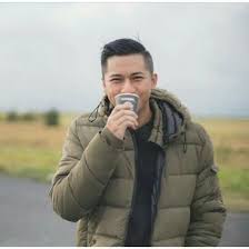 Tembung kang digunakake yaiku tembung kias (entar) kang akeh penafsirane. Mbarang Bocah Cilik Manis Kakang Adhi Runtang Runtung Nyang Endi Endi Nyangking Angklung Saka Brainly Co Id