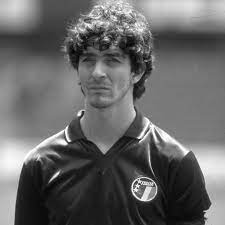 In 1982, he led italy to the 1982 rossi was also awarded the 1982 ballon d'or as the european footballer of the year for his. Paolo Rossi Italienische Fussball Legende Gestorben Gala De